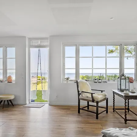 2 Bedroom Beautiful In *