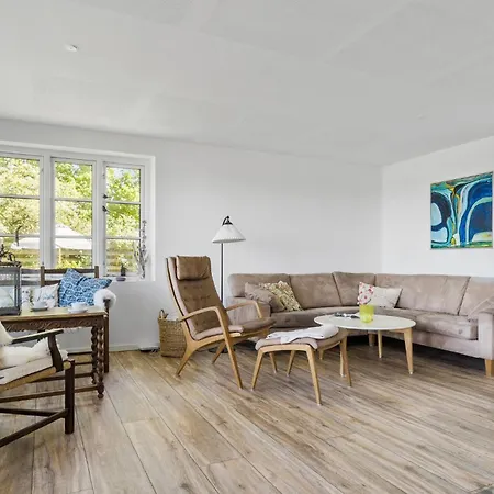 2 Bedroom Beautiful In Sjolund