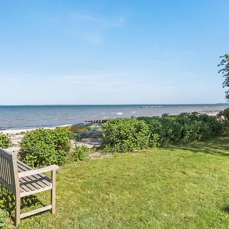 Dom wakacyjny 2 Bedroom Beautiful In